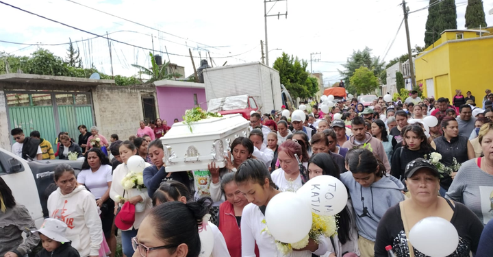 Despiden a Katia la niña de 5 años asesinada por una bala perdida en