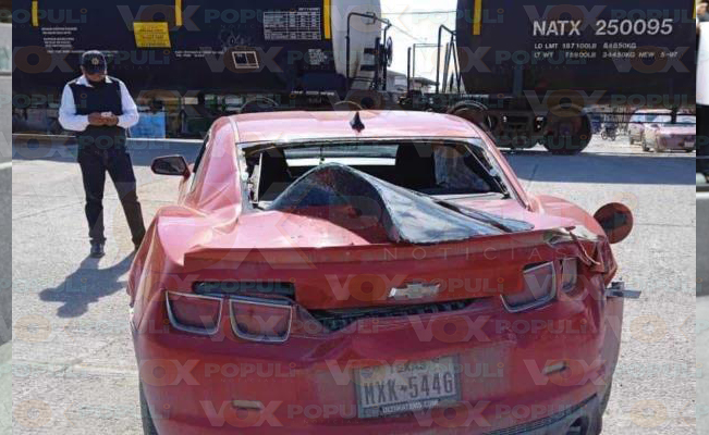 Tren impacta auto deportivo en Río Bravo