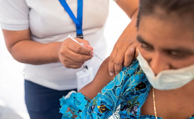 CDMX iniciará el refuerzo de la vacuna vs COVID-19 a personas de 40 a 49 años