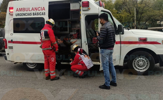 Repartidor de “Rappi” acaba lesionado al derrapar en avenida de Victoria