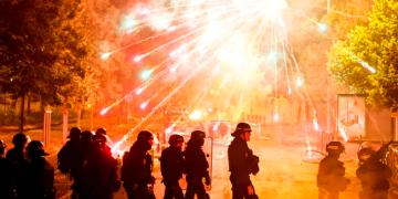 VIDEO: Francia en llamas, 270 detenidos en disturbios
