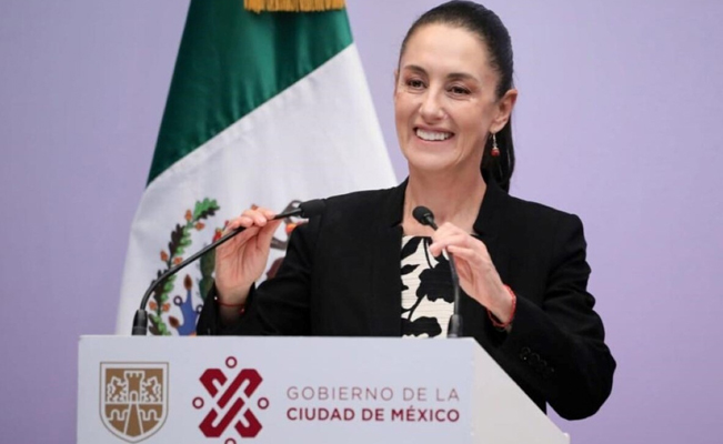 Claudia Sheinbaum deja renuncia en suspenso; lo definirá el lunes