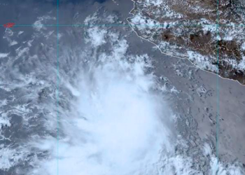 ‘Adrián’ se intensifica: De ciclón a tormenta tropical, apunta a convertirse en huracán