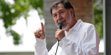 Fernández Noroña traza plan B: Cambiar la política por la literatura si no triunfa en internas