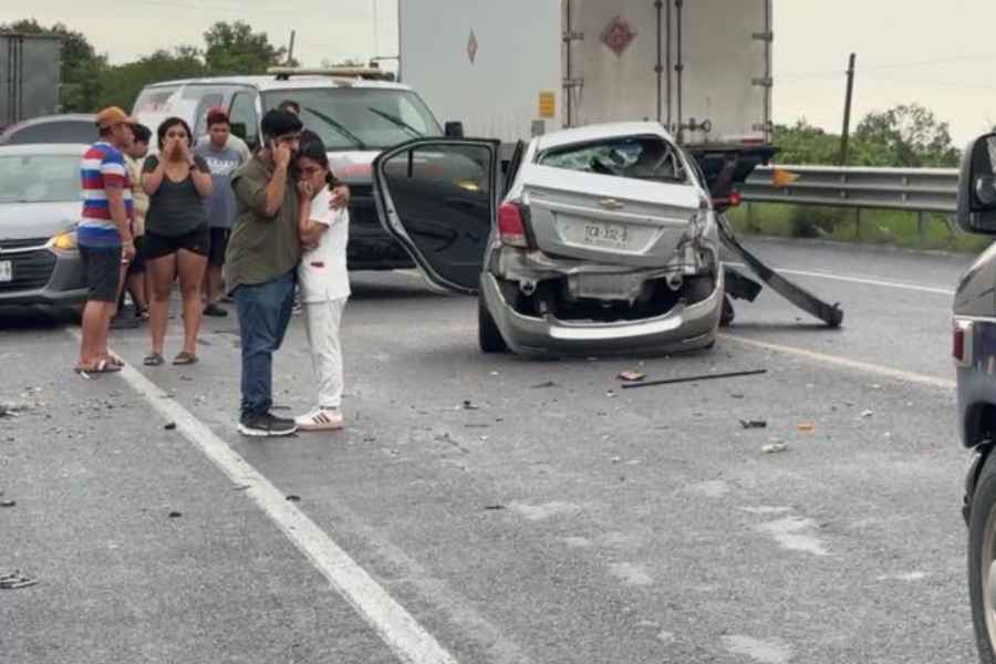 Carreterazo deja al menos cuatro fallecidos y varios lesionados en el tramo Victoria-Monterrey