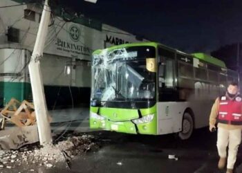 Accidente Monterrey chofer lesionado