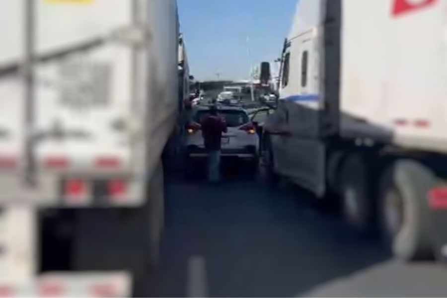 Choque tráiler Garza Sada 