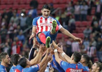 Alan Pulido regresa a Chivas refuerzo estrella para el Clausura 2025