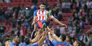 Alan Pulido regresa a Chivas refuerzo estrella para el Clausura 2025