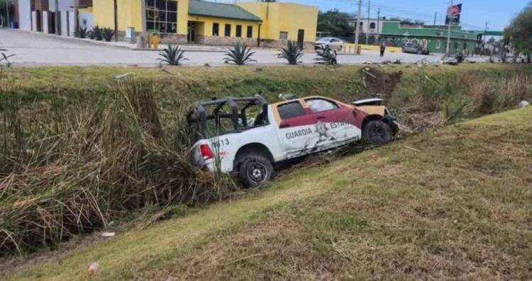 Aparatosa volcadura de patrulla de la Guardia Estatal deja tres lesionados en Matamoros