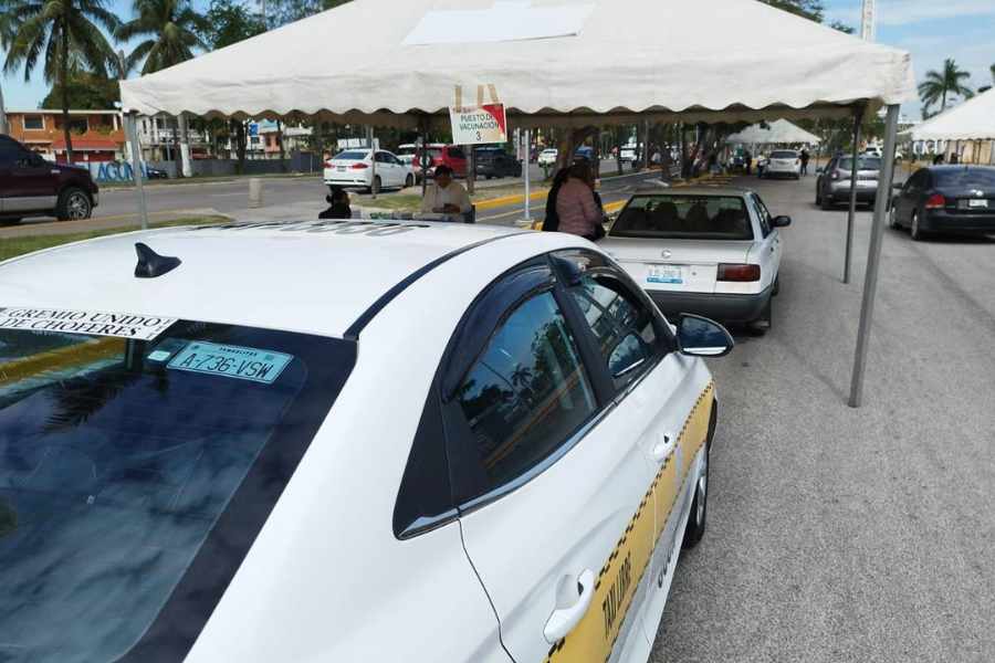 vacunación drive-thru Tampico