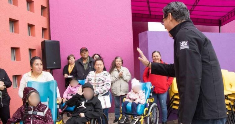 Asiste Erasmo González a inauguración de área de juegos en CRIT Altamira