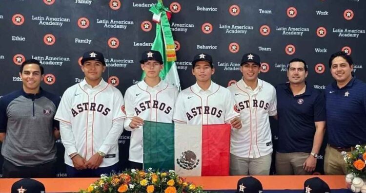 Astros firman prospectos mexicanos