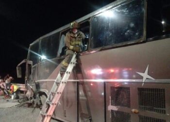 Autobús sufrió accidente en supercarretera Durango-Mazatlán