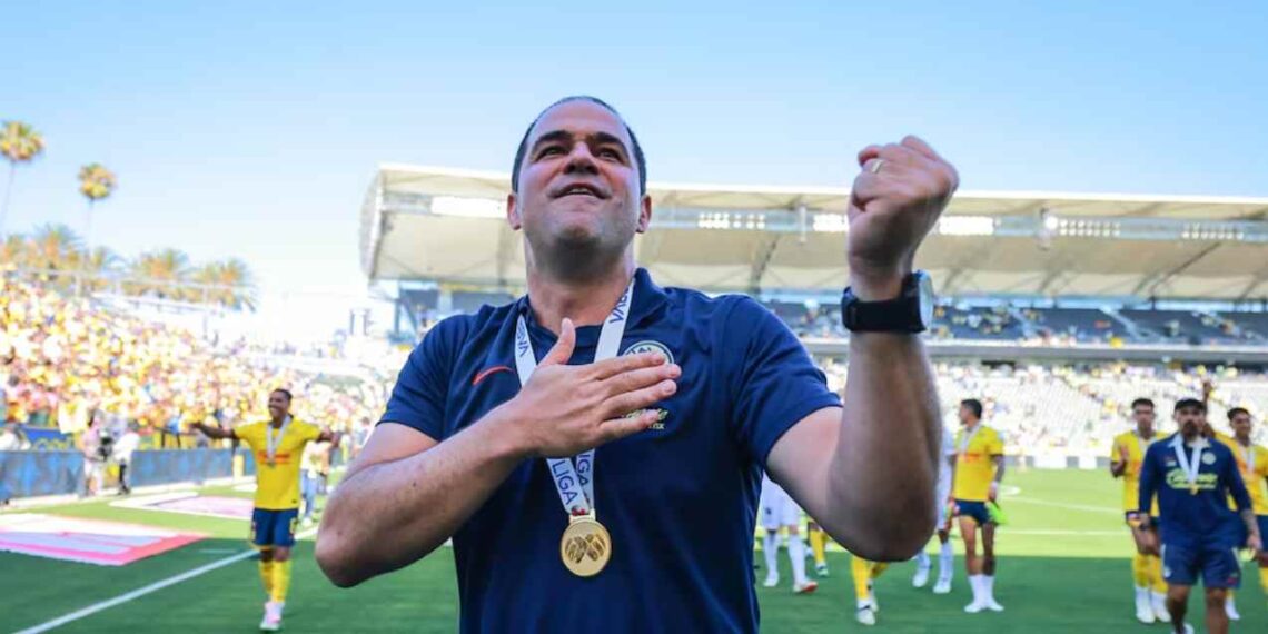 Botafogo busca fichar a André Jardine y enfrenta una cláusula millonaria