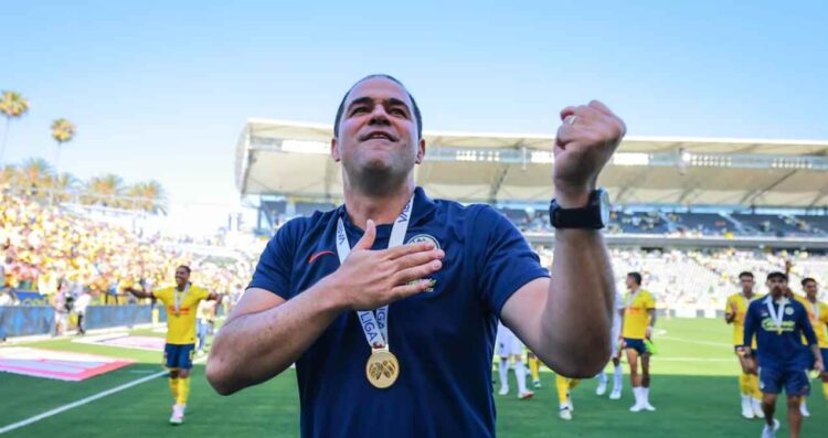 Botafogo busca fichar a André Jardine y enfrenta una cláusula millonaria