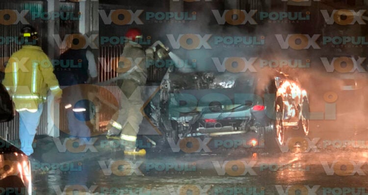 Camioneta queda completamente calcinada tras incendio en Tampico, Tamaulipas