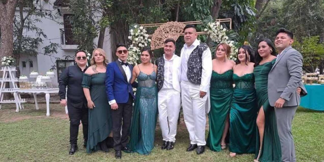 Celebran primera boda entre personas del mismo sexo en Santa Engracia