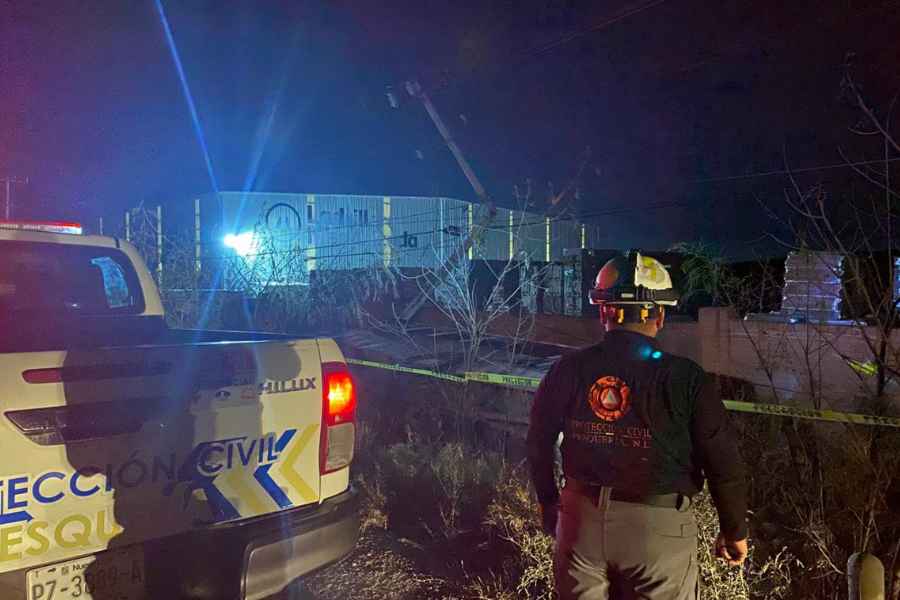 Chofer de transporte de personal se lesiona al volcar en la Carretera Miguel Alemán