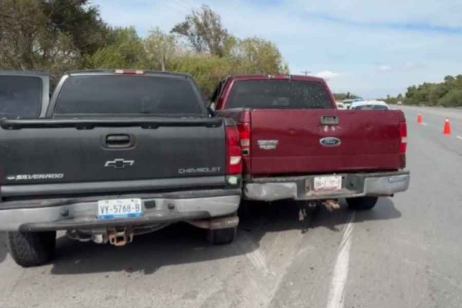 Choque entre 2 camionetas en la carretera a Victoria deja una mujer herida
