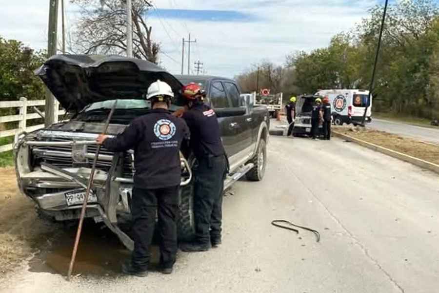 Choque entre camionetas deja un hombre sin vida en General Terán, Nuevo León