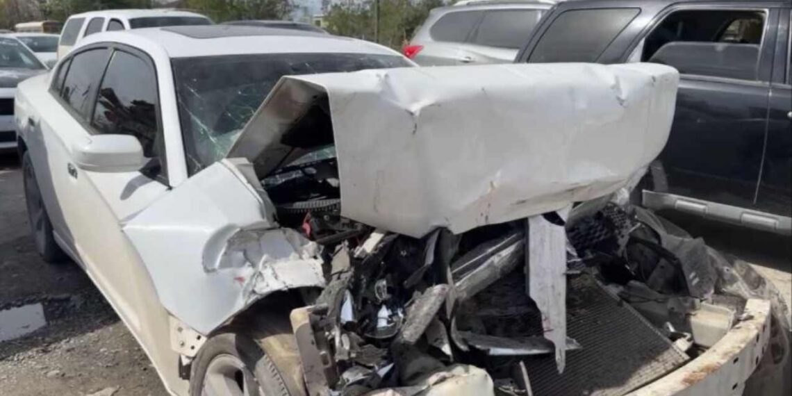 Choque entre microbús y auto en Matamoros causa caos vial