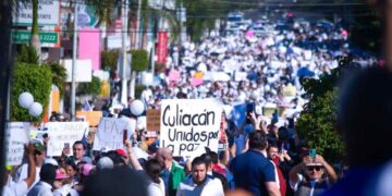 Ciudadanos marcha por la paz en Culiacán y exigen el fin de la violencia