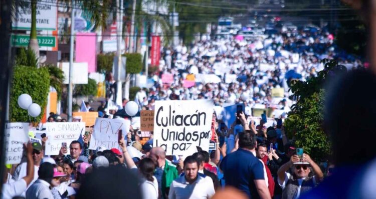 Ciudadanos marcha por la paz en Culiacán y exigen el fin de la violencia