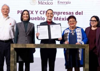 Claudia Sheinbaum firma decreto de leyes secundarias para nombrar a Pemex y a la CFE como empresas públicas