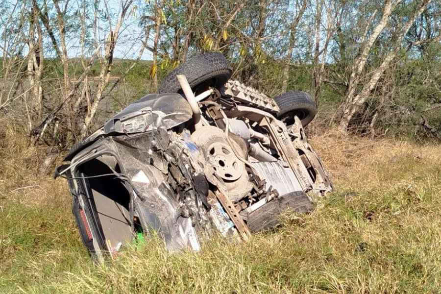 Colisión con volcadura en libramiento de San Fernando deja 2 heridos