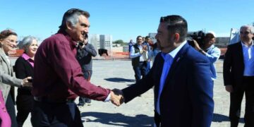 Coloca Américo primera piedra de nueva planta Medline en Nuevo Laredo
