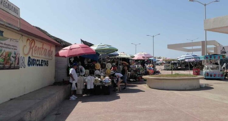 Comerciantes de Playa Miramar de Ciudad Madero, respaldan reordenamiento, pero piden más espacios