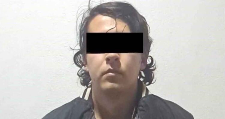 Conductor es detenido tras casi chocar con una patrulla y por traer placas irregulares en Guadalupe, NL