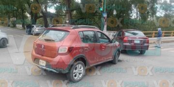 Confusión en semáforo termina en aparatoso choque en la Zona Centro de Ciudad Victoria