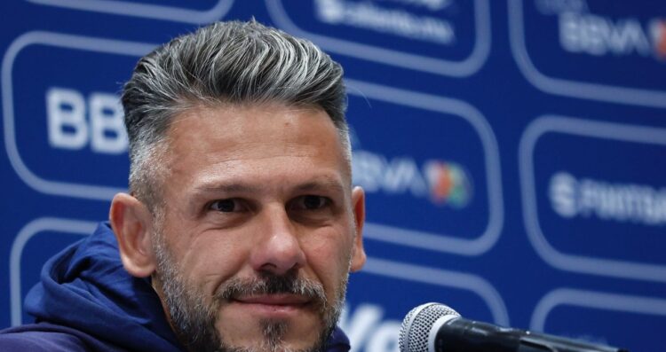 Demichelis defiende a sus goleadores y pide valorar la Liga MX