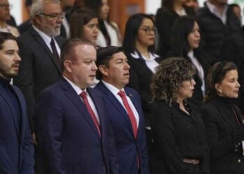 Diputado Federal Carlos Canturosas Villarreal asiste a la apertura del segundo periodo ordinario de sesiones de la 66 Legislatura del Congreso de Tamaulipas