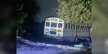 Ebrio choca contra poste y deja sin luz a colonia de Matamoros