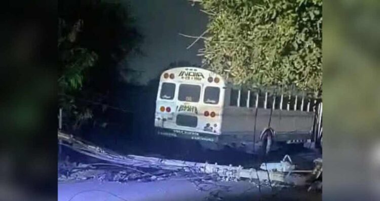Ebrio choca contra poste y deja sin luz a colonia de Matamoros