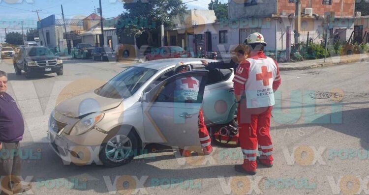 Empleado de paquetería causa choque y deja a mujer lesionada en Ciudad Victoria, Tamaulipas