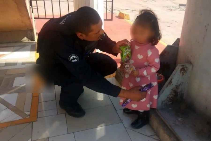 Encuentran a niña caminando sola sobre la Avenida Miguel Alemán en Guadalupe, NL