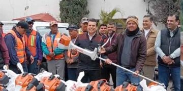 Entrega 'Lalo' Gattás equipo a trabajadores y anuncia patrullas para Tránsito en Ciudad Victoria