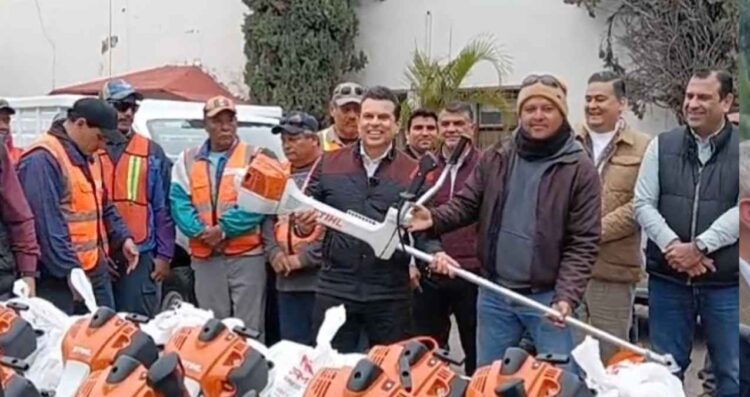 Entrega 'Lalo' Gattás equipo a trabajadores y anuncia patrullas para Tránsito en Ciudad Victoria