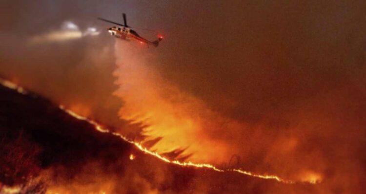 Equipo mexicano se une al combate de incendios en California
