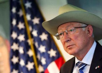 “Es una muestra de ignorancia”: Ken Salazar responde a la propuesta de Donald Trump sobre el cambio de nombre del Golfo de México