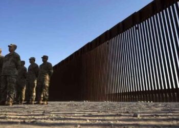 Estados Unidos ordenó movilización de miles de soldados adicionales a frontera con México, según CNN