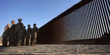 Estados Unidos ordenó movilización de miles de soldados adicionales a frontera con México, según CNN