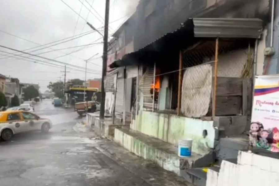 Explosión e incendio en una casa de Escobedo deja 2 personas con quemaduras