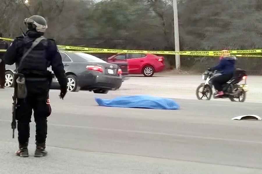 Fallece mujer al ser arrollada por un vehículo mientras intentaba cruzar la carretera a Laredo