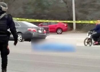 Fallece mujer al ser arrollada por un vehículo mientras intentaba cruzar la carretera a Laredo
