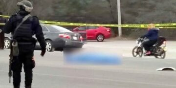 Fallece mujer al ser arrollada por un vehículo mientras intentaba cruzar la carretera a Laredo